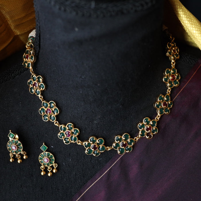 Antique green stone necklace with earrings SS10065