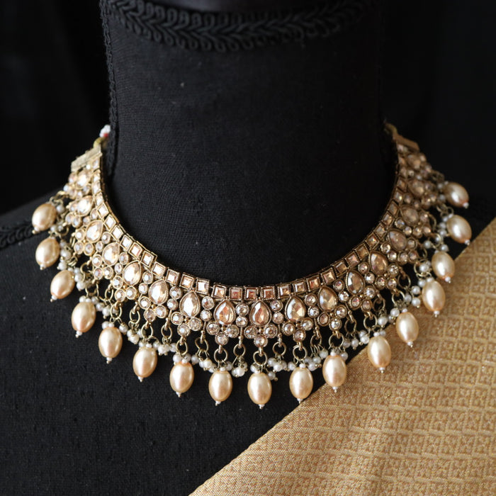 Trendy bead short necklace with earrings and tikka 485566