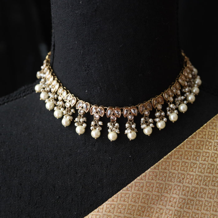 Trendy white bead choker necklace with earrings and tikka 432214