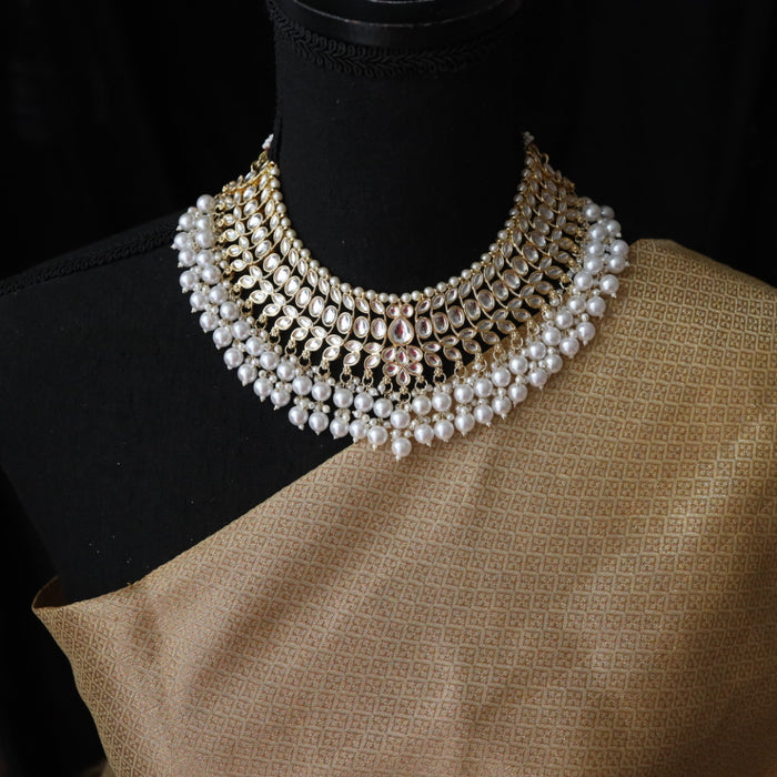Trendy white bead short necklace with earrings and tikka 485566