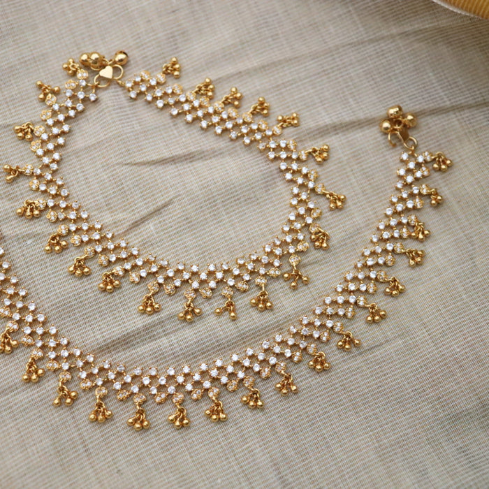 Heritage gold white stone traditional anklet HAN009