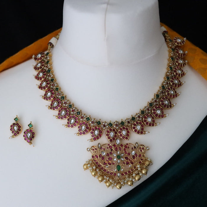 Antique short necklace with earrings 177041