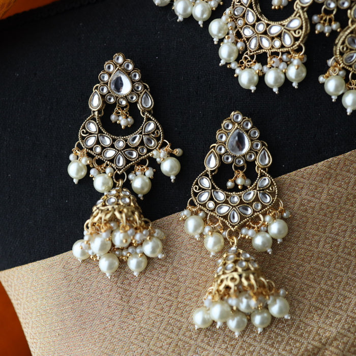 Heera white Kundan stone and pearls choker with earrings and tikka 1763339