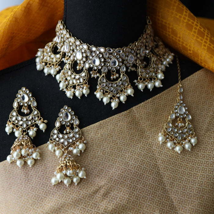 Heera white Kundan stone and pearls choker with earrings and tikka 1763339