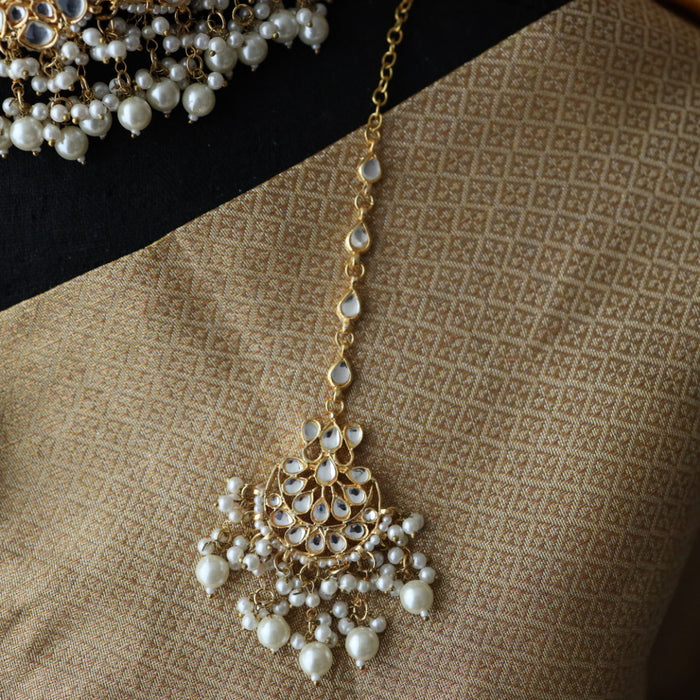 Heera white Kundan stone and pearls choker with earrings and tikka 176331