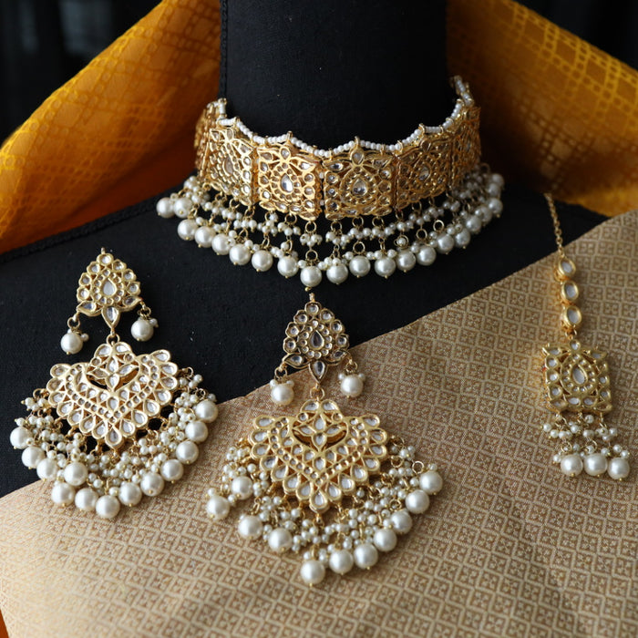 Heera white Kundan stone and pearls choker with earrings and tikka 1763343