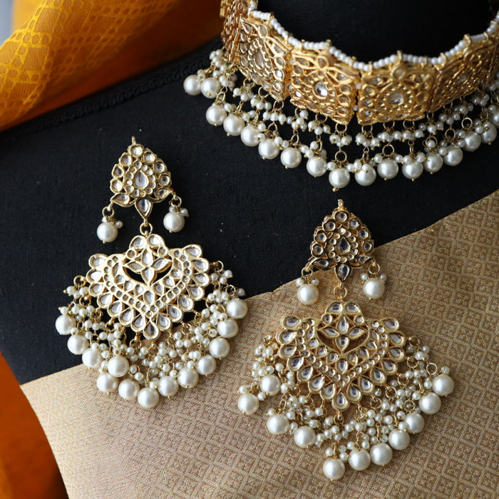 Heera white Kundan stone and pearls choker with earrings and tikka 1763343