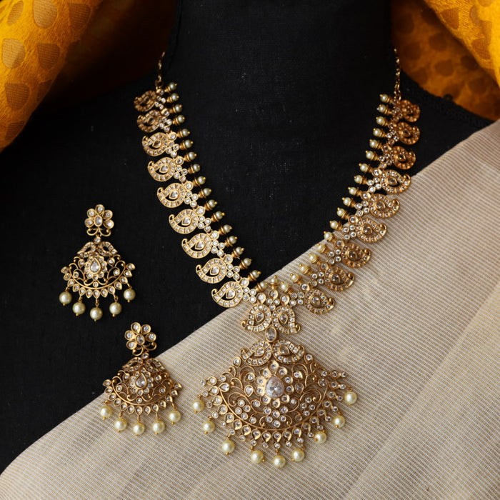 Antique white stone mango short necklace and earrings