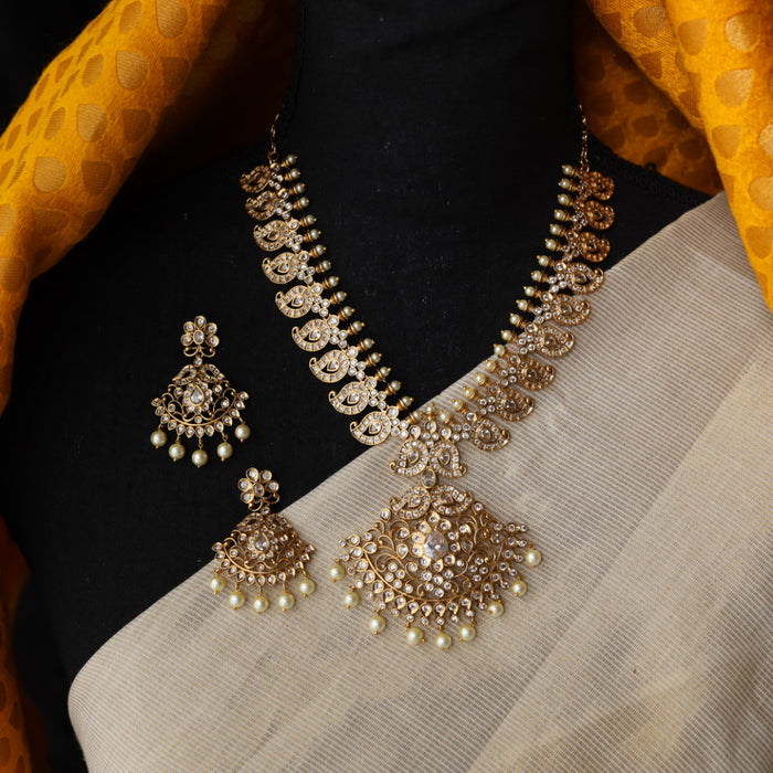 Antique white stone mango short necklace and earrings