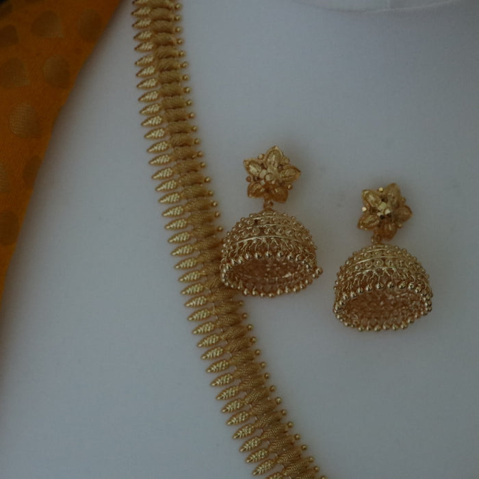 Heritage gold plated long necklace with earrings 16435