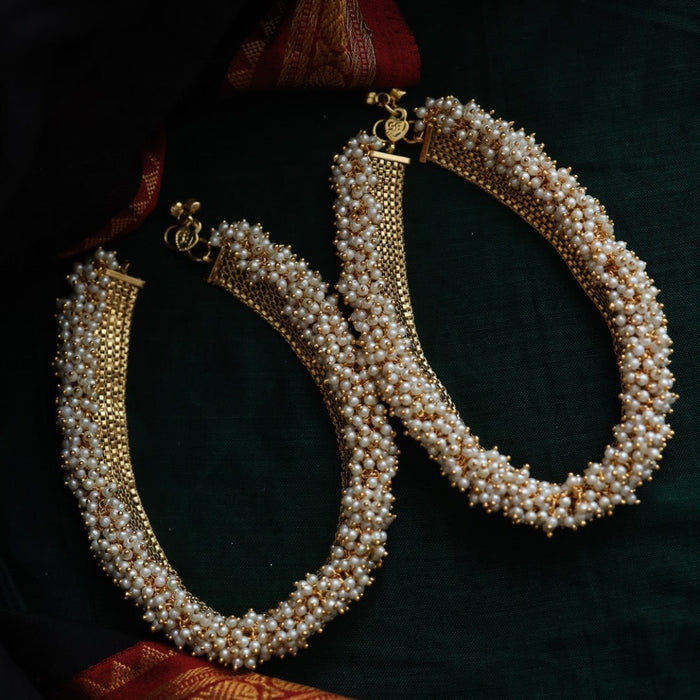 Antique gold and pearl traditional payal AN007