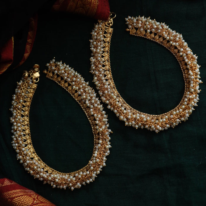 Antique gold and pearl traditional payal AN006