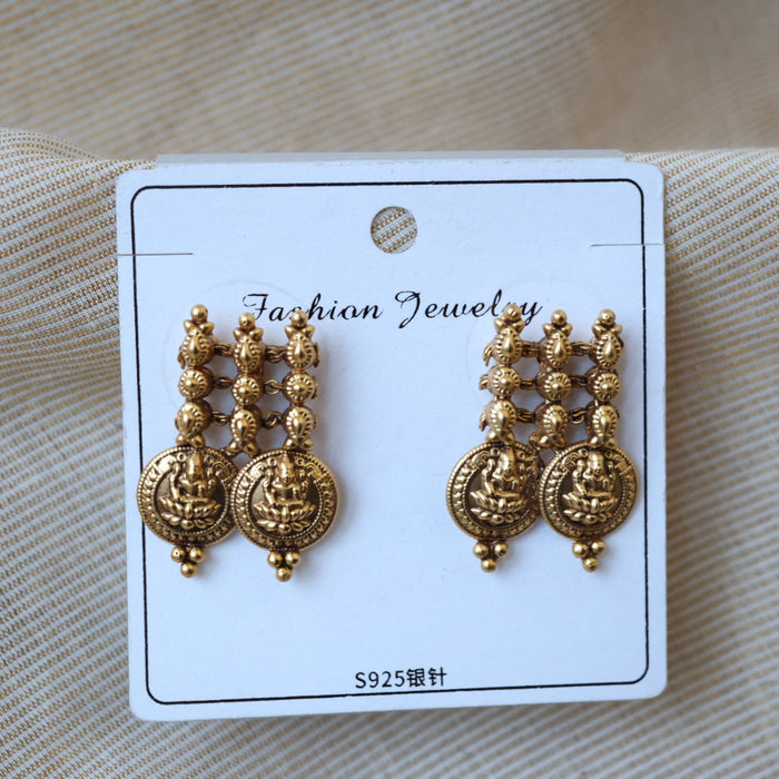 Antique studd earrings  AS578