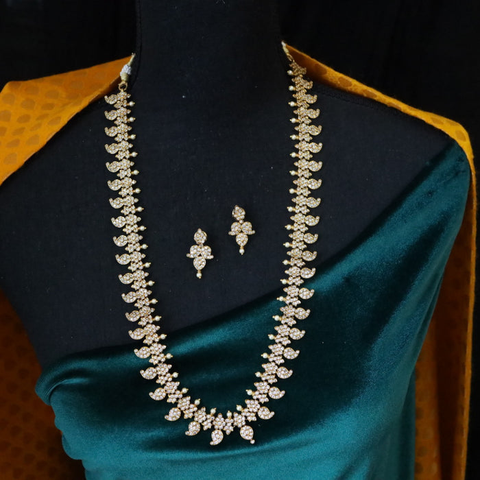 Antique white stone long necklace with earrings 16489