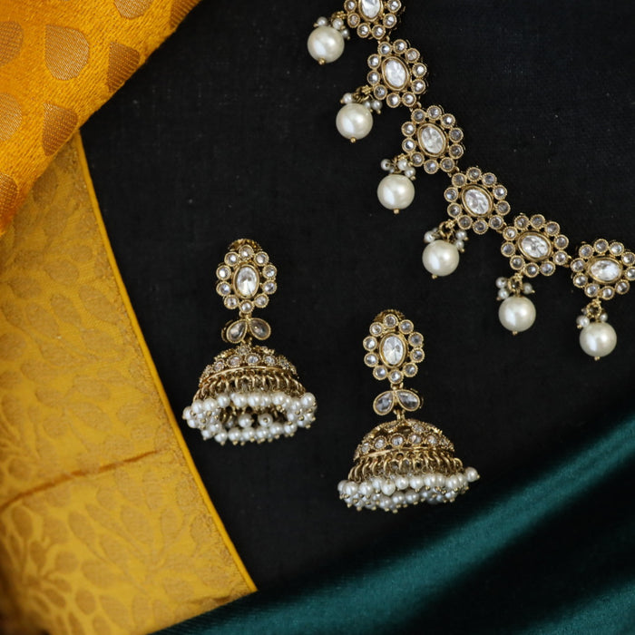 Trendy short necklace with earrings and tikka 17700