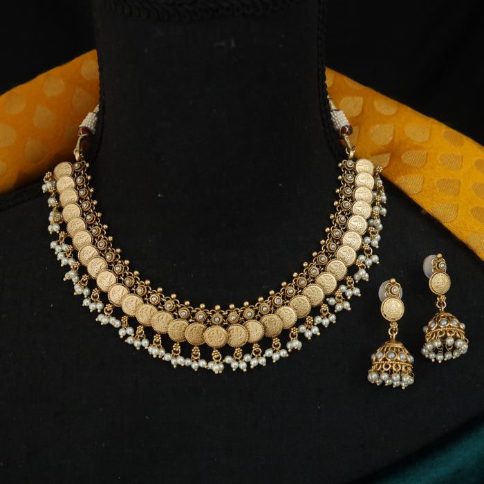 Antique short necklace and earrings 1640