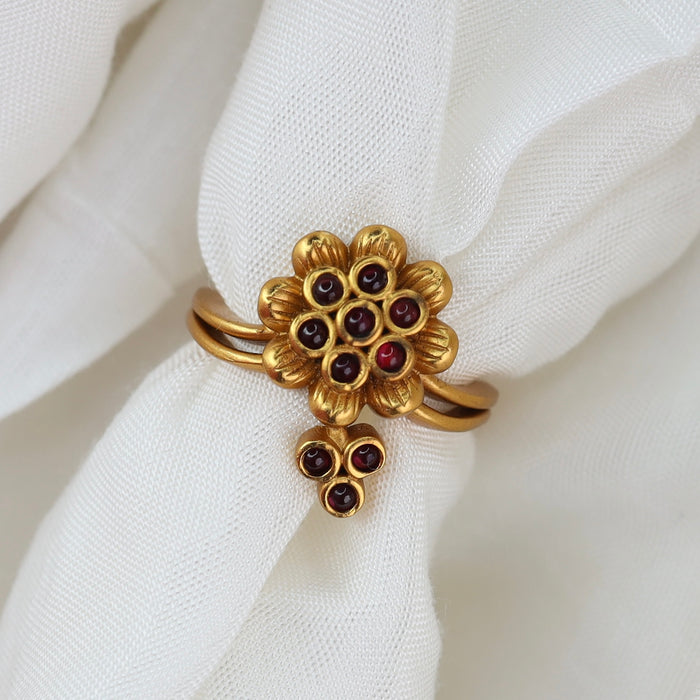 Gold adjustable ring - one size fits all  1347