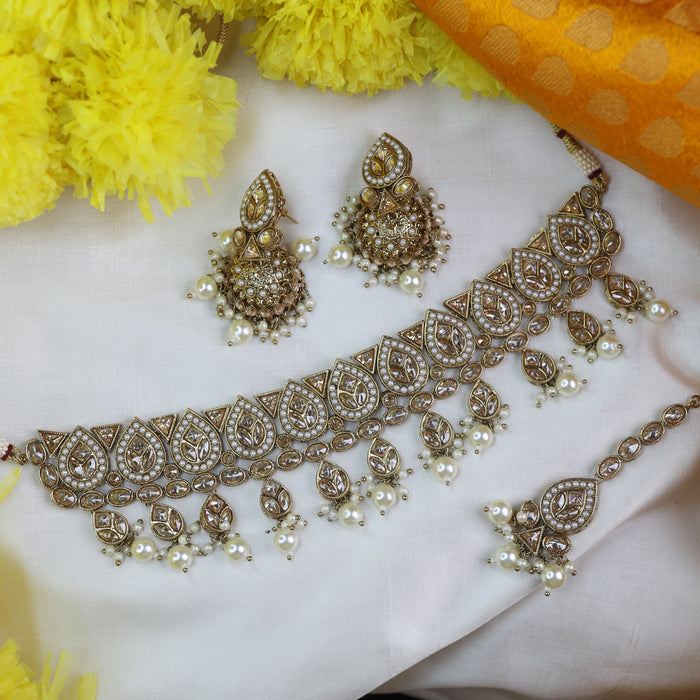 Trendy short necklace and earrings 14657