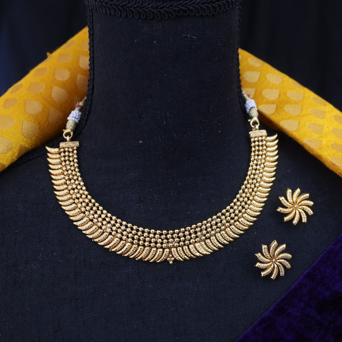 Antique short necklace and earrings 15668