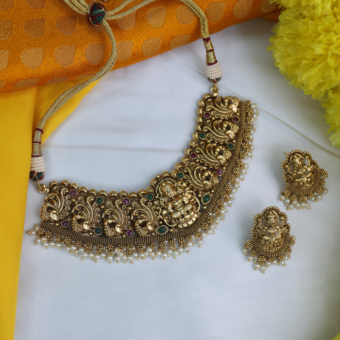 Antique short necklace and earrings 1670