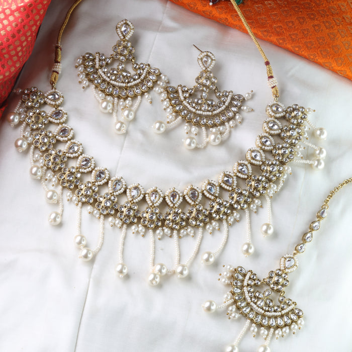 Trendy white stone short necklace and earrings 1554