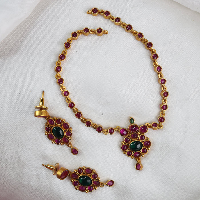 Antique short necklace and earrings  15560