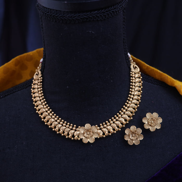 Antique short necklace and earrings 15672