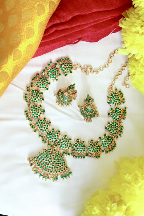 Heritage gold plated green stone short necklace  14659