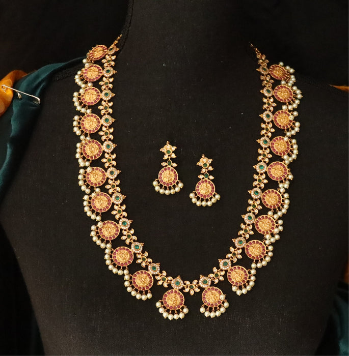 Antique gold and pearl waistchain 10105
