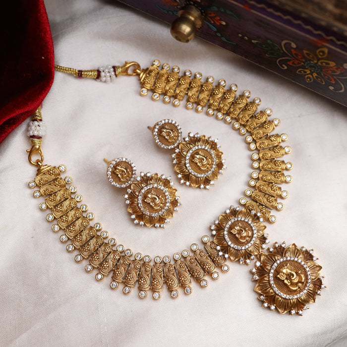 Antique short necklace and earrings 15687
