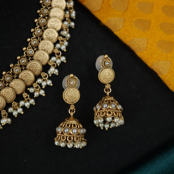 Antique short necklace and earrings 1640