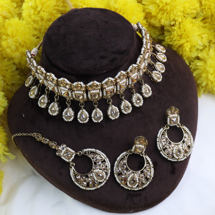 Trendy short necklace and earrings 16680