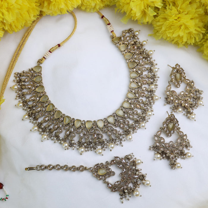 Trendy yellow bead short necklace and earrings 16684