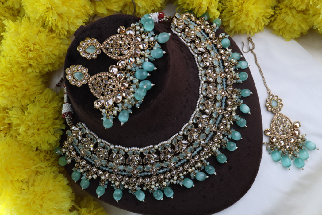 Trendy pearl short necklace and earrings 34555