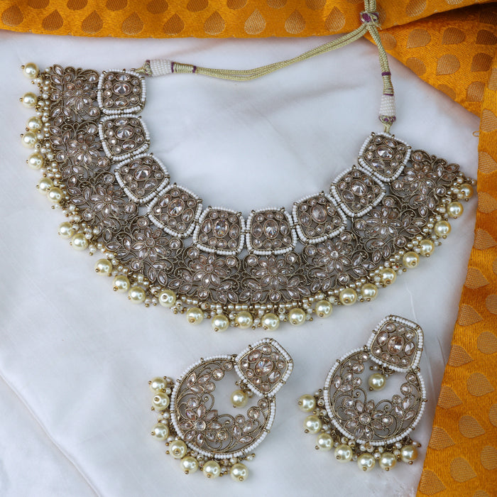 Trendy short necklace and earrings 177010