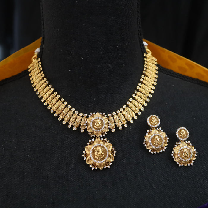 Antique short necklace and earrings 15687